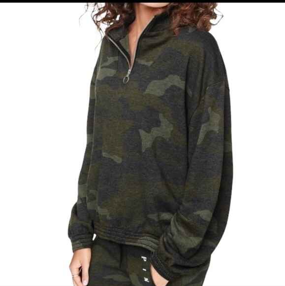 𝅺vs PINK Green Camo Quarter-Zip Pullover Sweatshirt - Picture 1 of 4